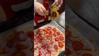 Смачна піца вдома #vlog #піца #food #cooking #українськийютуб #pizza #shorts #foodshorts #рецепт