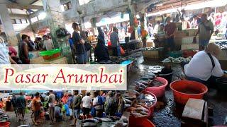 The atmosphere of Arumbae Market in Ambon