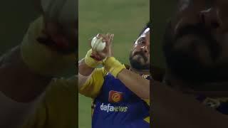 Dilshan misses, Sreesanth hits 