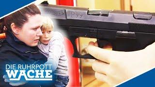 Kleinkind feuert PISTOLE auf Polizistinnen ab   Woher kam die Waffe ? | Die Ruhrpottwache | SAT.1