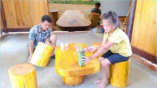 Phuong Vy and her uncle worked hard for many days to create a beautiful set of tables and chairs