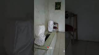 MAKAM SYAIKH IMBRAN PALIONGI MAKASSAR YANG BERADA DI PULAU MADURA