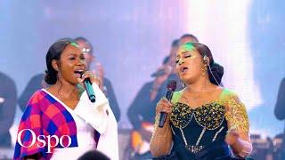 Bella Kombo ft. Evelyn Wanjiru & Neema Gospel Choir - Mungu Ni Mmoja (Official Video)