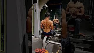 This excercise strengthens upper back with lats,traps,rear delts and rhomboids....