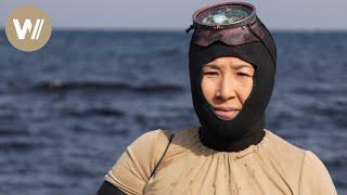 South Korea: Sea women hold their breath to survive | "Breathing Underwater" - Documentary, 2016