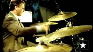 Jazz Fusion - Daniel Oliveira toca  "Rhythm dance", de Dave Weckl, no Mão na Massa
