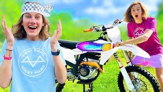 Ich ÜBERRASCHE kleinen BRUDER mit einem GESTALTETEN MOTORRAD! (emotional!)