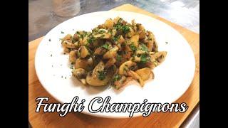 Funghi Champignon in padella ... un contorno veloce e facile . Fatto in Casa .