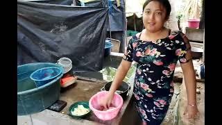 Yamileth en Familia esta vez Compartiendo una Rica sopa de cangrejo, y unos ricos Tamales de pollo 