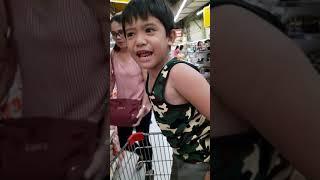 Viral cute kid Zion goes grocery