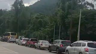 Todo mundo indo embora de Ubatuba SP, trânsito travado que tristeza 