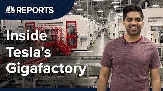 Take a tour inside Tesla’s first Gigafactory | CNBC Reports