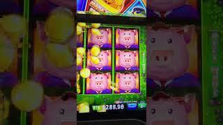 One Off From A Full Screen Of Ecexutive Pigs! #shorts #casino #slots