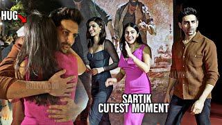 When Kartik Aaryan HUG Ex Girlfriend Sara Ali Khan | Sartik Cutest Moment at Gadar 2 Party