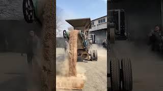 Mobile Stone Hammer Crusher Limestone Bluestone Sand Making Machine Pebble Crusher