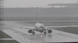 Extremely Rain for a Boeing 737 ️