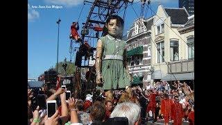 De Reuzen van Royal de Luxe in Leeuwarden (1) 17-08-2018