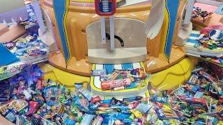 CANDY PUSHER JACKPOT MARATHON!!!! Just Like An Arcade Coin Pusher But Filled With Candy!