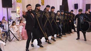 من أخطر وأقوى دخول فرقة دبكة بالعالم جننت الجمهور | شاهد للنهاية ماذا حصل Amazing Lebanese Dabke