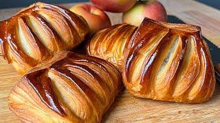 Recette des CHAUSSONS aux POMMES de boulanger avec la pâte à croissant .