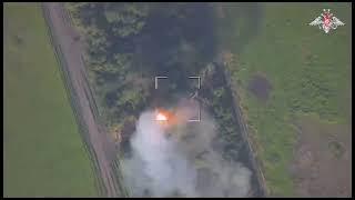 Lancet-3 kamikaze drone hitting a German-made PzH 2000 self-propelled gun (SPG)