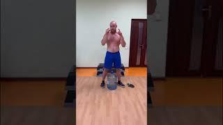 Техника движения при поднятии предмета с пола
