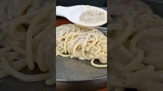 SPAGHETTI CACIO & PEPE - PRZEPIS NA MAKARON TYLKO 3 SKŁADNIKI