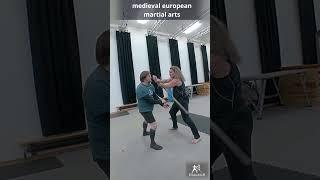 šerm dlouhým mečem #042 krump vs úder hlavicí zleva