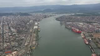 Voo de drone sobre o Porto de Santos