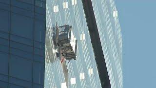 Dramatic rescue of window washers on disabled scaffolding in Manhattan