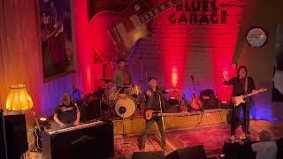 US Rails - Old Song on the Radio