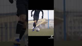 Легко научиться перебрасывать   мяч через  соперника