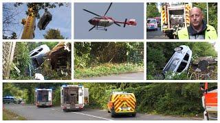 2024 08 03 - Spektakulärer Unfall in Hagen: Auto stürzt in Gartenhaus - RTH, Bergekran