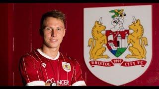 Cauley Woodrow signs on loan for Bristol City!!