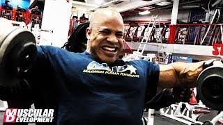 Victor Martinez & Jon De La Rosa Train Delts