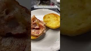 How To Make A Egg Bacon & Cheese Muffin @meg.ofitness #shorts #cooking #recipe