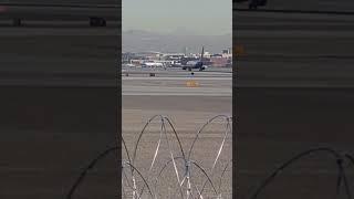 SunCountry Boeing 737-800 taking off from las