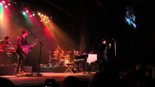 Gavin DeGraw's sexy dance moves