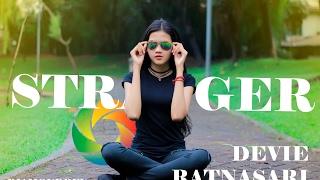 Devie Ratnasari with Diamondrev