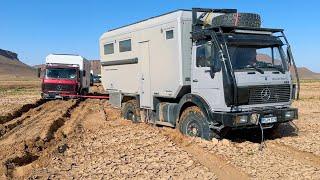 Trucks stecken im Sand - Marokko Expedition mit ERW Fahrzeugtechnik, Bergung von EXMOs in der Wüste!