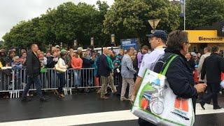 Le prince Albert de Monaco dans la foule