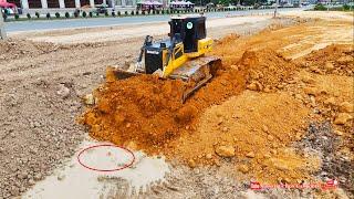 Totally! Amazing Shantui Bulldozer pushing and cutting level land & dump trucks land filling process