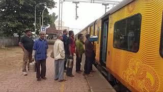 Train To Goa: 22119 Mumbai - Karmali Tejas Express Beautiful Journey | Chair Car