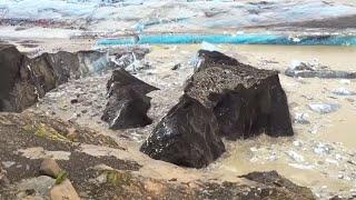 MONSTER GLACIER COLLAPSE Caught on Camera