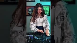 Scratch Freestyle by Dj Michelle   #djmichelle  #scratchdj