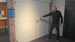 Een snelle Coronaproof rondleiding door de showroom van AB Techniek garagedeuren met Remko