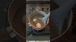 Как варить яйца чтобы легко чистить | Лайфхаки от Нечетова | nechetoff | ПОДПИШИСЬ ⬇️ #shorts