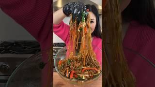 Vietnamese girl makes Korean Japchae | MyHealthyDish