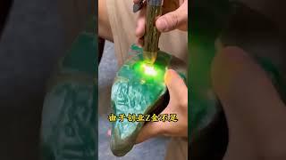 瞧瞧這帝皇綠手鐲料，美到炸裂！不知道能不能俘獲你們的心呢？喜歡不？翡翠 珠寶直播 │ 翡翠 直播 │  珠寶 翡翠 美玉 翡翠戒面 #翡翠直播 #翡翠 #珠宝 #珠寶 #翡翠珠寶 #Shorts