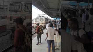 Passengers waiting for the train #shortfeeds #shortsfeed #keretaapi #railgate #ytshorts